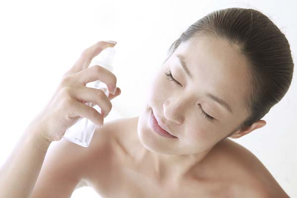 Cách Dùng Xịt Khoáng Đúng Cách Cho Làn Da Mịn Đẹp