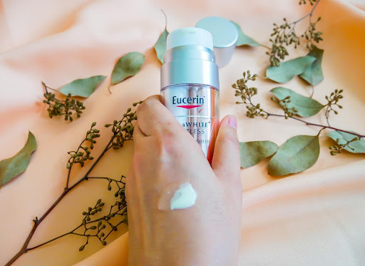 Eucerin Ultra White Spotless Double Booster Serum 30 ml.  Eucerin Ultra White Spotless Double Booster Serum 30 ml.