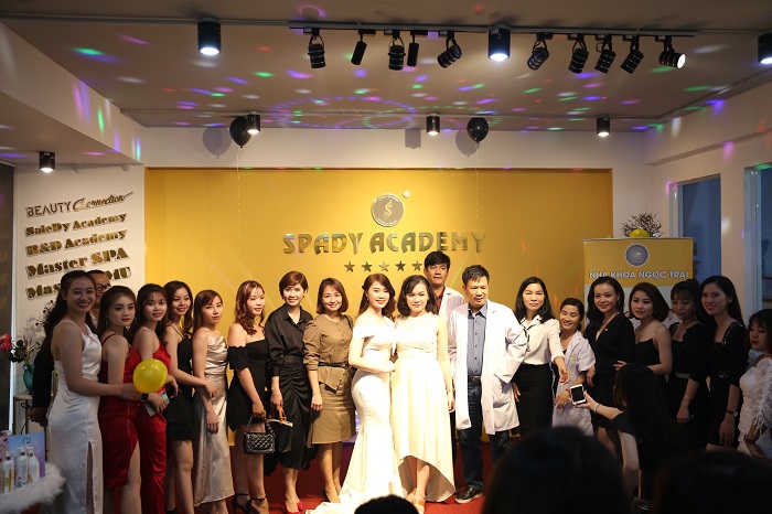 Hội thảo thu hút được sự quan tâm đông đảo của các đơn vị trong ngành làm đẹp Hội thảo thu hút được sự quan tâm đông đảo của các đơn vị trong ngành làm đẹp