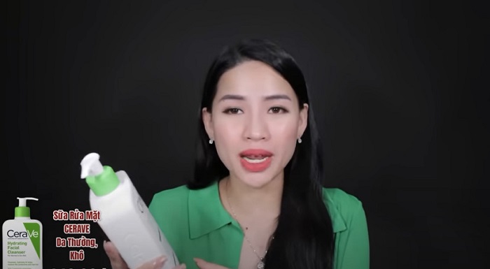 Theo Beauty Blogger Võ Hà Linh, sữa rửa mặt CeraVe luôn nằm trong top sản phẩm được cô yêu thích nhất