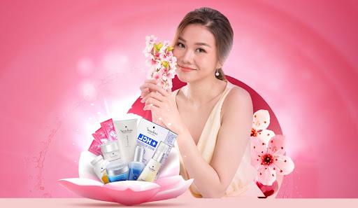 Siêu mẫu Thanh Hằng và sản phẩm của Sakura Siêu mẫu Thanh Hằng và sản phẩm của Sakura