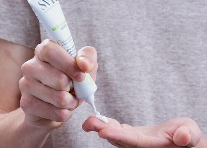 Trên bao bì có đầy đủ các thông tin về thành phần, hướng dẫn sử dụng, hạn sử dụng…