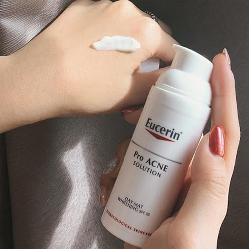 Eucerin ProAcne Day Mat Whitening SPF30