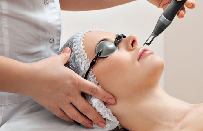 Cách trị mụn viêm bằng phương pháp thẩm mỹ công nghệ cao Cách trị mụn viêm bằng phương pháp thẩm mỹ công nghệ cao