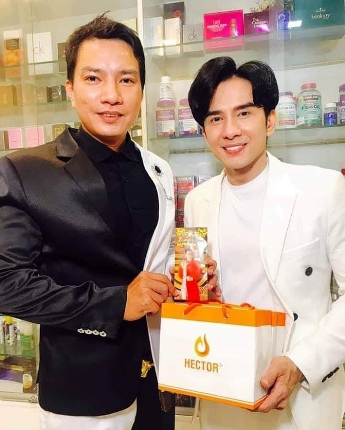 Ca sĩ Đan Trường là một khách hàng thân thiết của Hector Ca sĩ Đan Trường là một khách hàng thân thiết của Hector