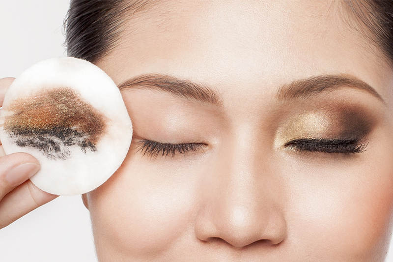 Cách sử dụng nước tẩy trang đúng cách