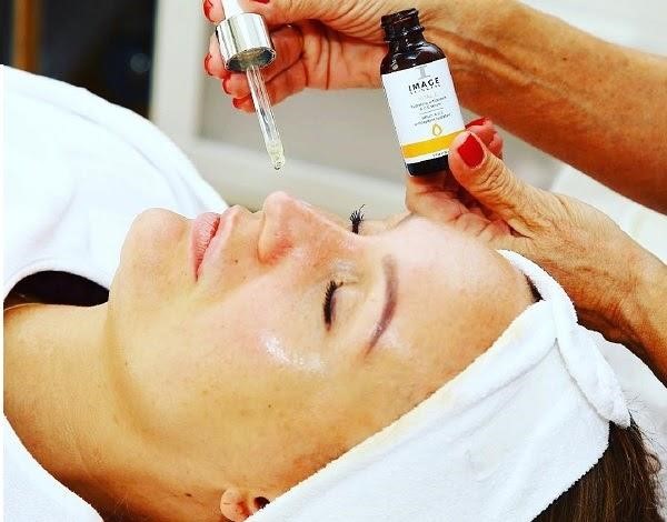 Sản phẩm của Image được sử dụng rộng rãi trong các Spa, Clinic Sản phẩm của Image được sử dụng rộng rãi trong các Spa, Clinic