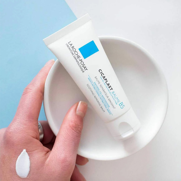 Thiết kế tối giản, không có mùi khó chịu khi mở nắp Thiết kế tối giản, không có mùi khó chịu khi mở nắp