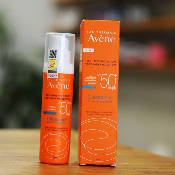 Kem chống nắng dành cho da nhờn, mụn Avène Cleanance Protection 50+ 