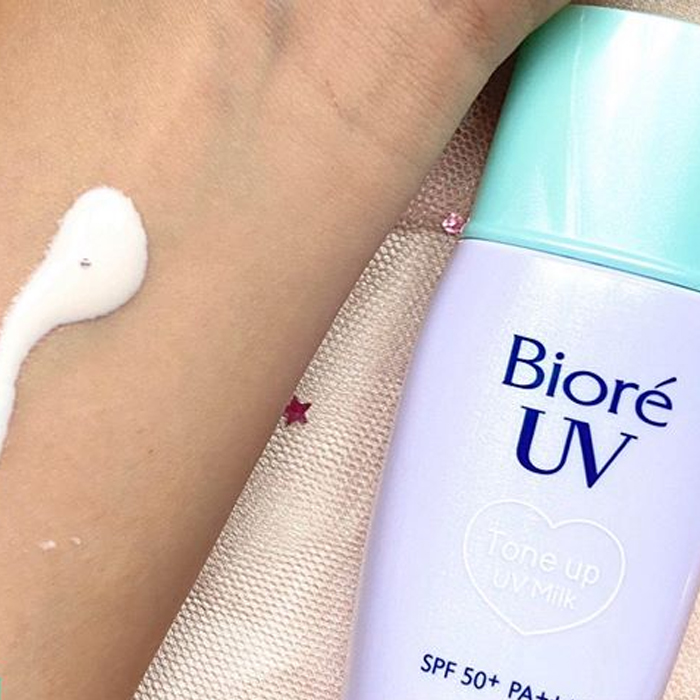 Kem chống nắng nâng tone dạng sữa Biore Tone Up UV Milk SPF50+/PA++++