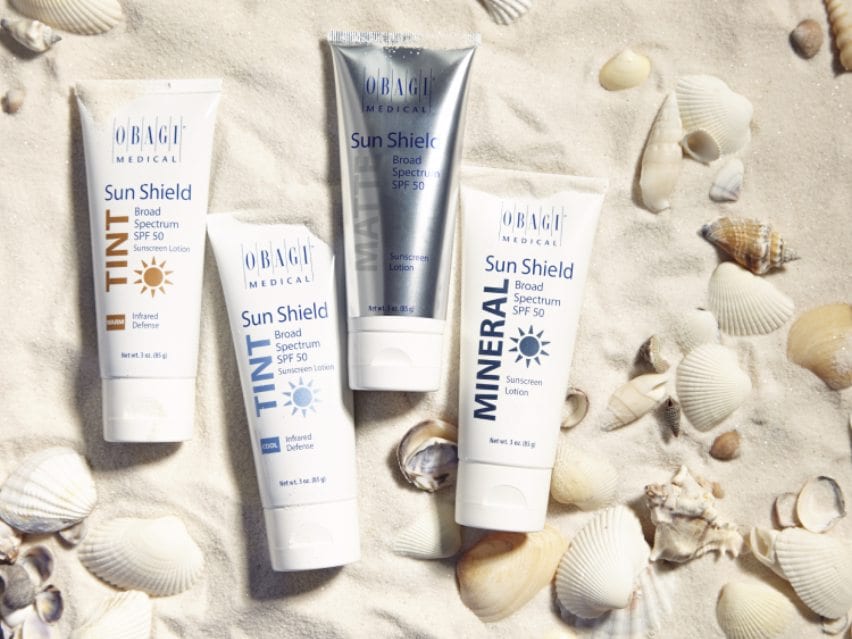 Cô bạn dược sĩ nói với mình em chống nắng Obagi Sun Shield Matte Broad này rất được lòng các bác sĩ da liễu, đặc biệt là em nó thường được đề cử cho các bạn có làn da mụn và nhạy cảm. Cô bạn dược sĩ nói với mình em chống nắng Obagi Sun Shield Matte Broad này rất được lòng các bác sĩ da liễu, đặc biệt là em nó thường được đề cử cho các bạn có làn da mụn và nhạy cảm.