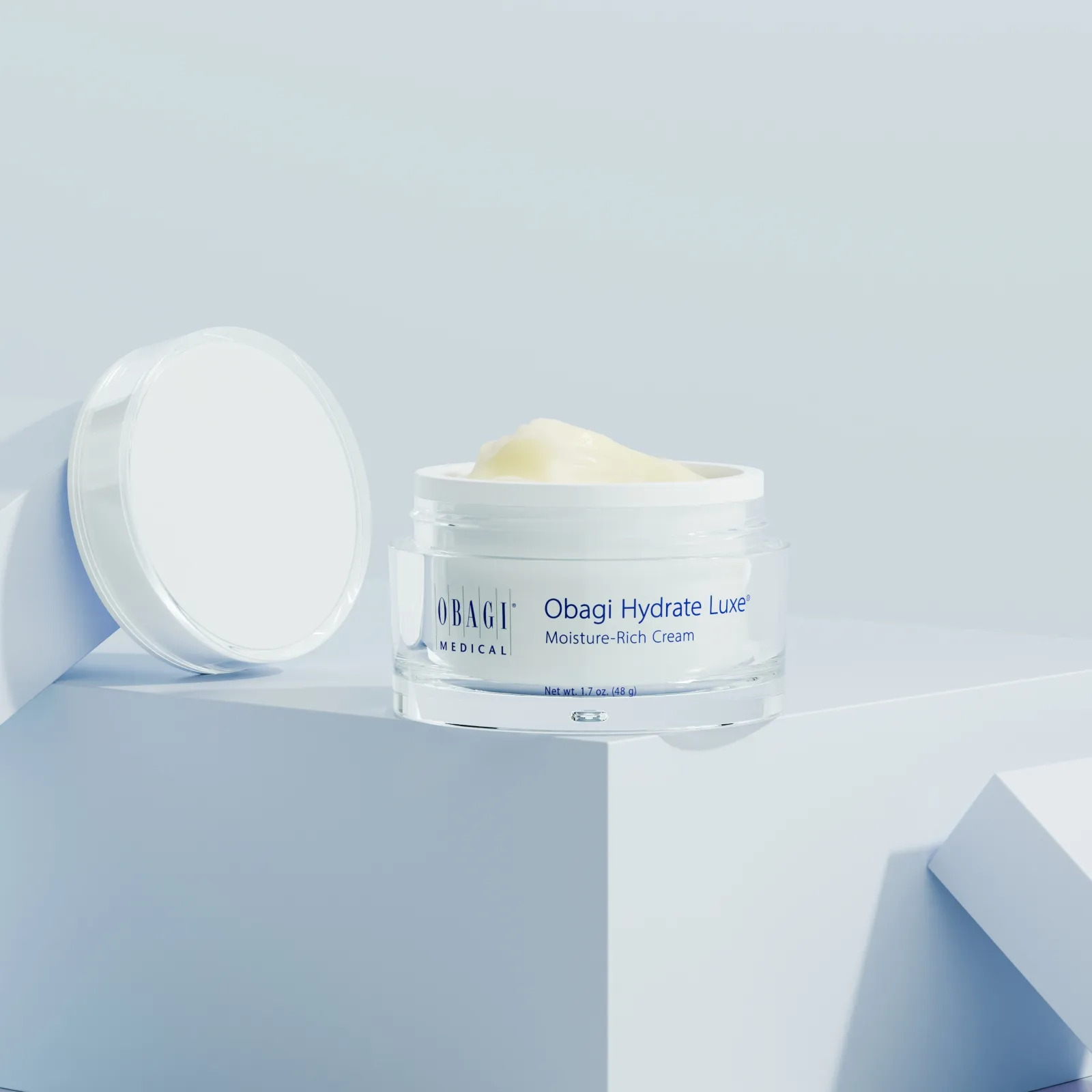 Sau 6 tháng sử dụng thì mình thấy Kem dưỡng ẩm Obagi Hydrate Luxe còn cải thiện được vết chân chim và nếp nhăn li ti trên da. Tình trạng khô da, tróc vảy đã giảm đi đáng kể. Da khỏe hơn, đàn hồi và sáng lên trông thấy. Sau 6 tháng sử dụng thì mình thấy Kem dưỡng ẩm Obagi Hydrate Luxe còn cải thiện được vết chân chim và nếp nhăn li ti trên da. Tình trạng khô da, tróc vảy đã giảm đi đáng kể. Da khỏe hơn, đàn hồi và sáng lên trông thấy.