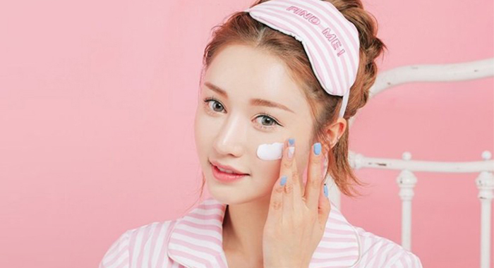 Tổng hợp các loại kem dưỡng da có bảng thành phần an toàn, dưỡng ẩm sâu, phục hồi và ngừa lão hóa da hiệu quả, được đông đảo chị em yêu thích đánh giá tốt.