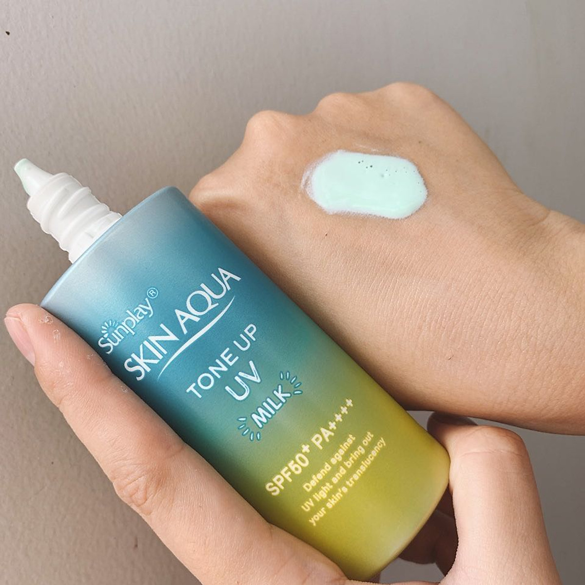 Sữa chống nắng che khuyết điểm Skin Aqua Tone Up UV Milk - Mint Green  