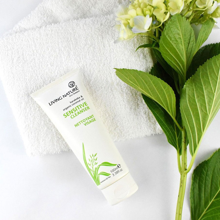 Sữa rửa mặt cho bà bầu Living Nature Sensitive Cleanser Sữa rửa mặt cho bà bầu Living Nature Sensitive Cleanser