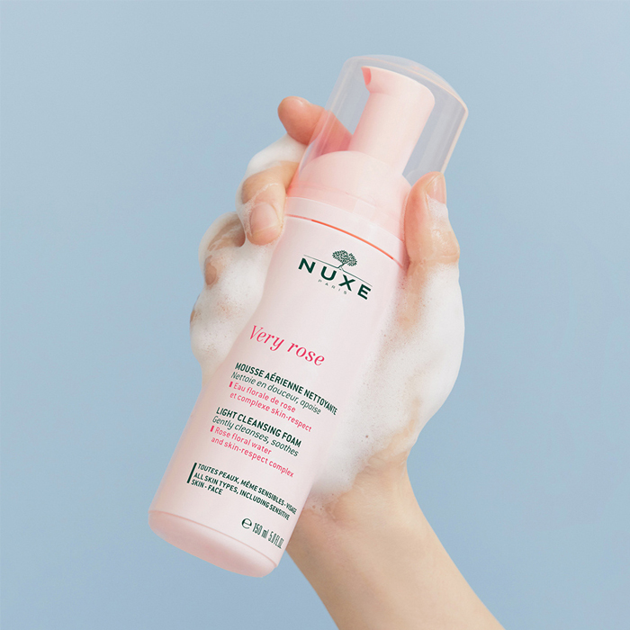 Sữa rửa mặt cho da khô Nuxe Very Rose Light Cleansing Foam 