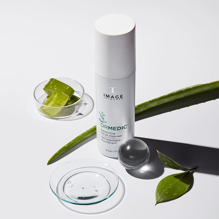 Sữa rửa mặt dành cho da dầu Image Skincare Ormedic Balancing Facial Cleanser Sữa rửa mặt dành cho da dầu Image Skincare Ormedic Balancing Facial Cleanser