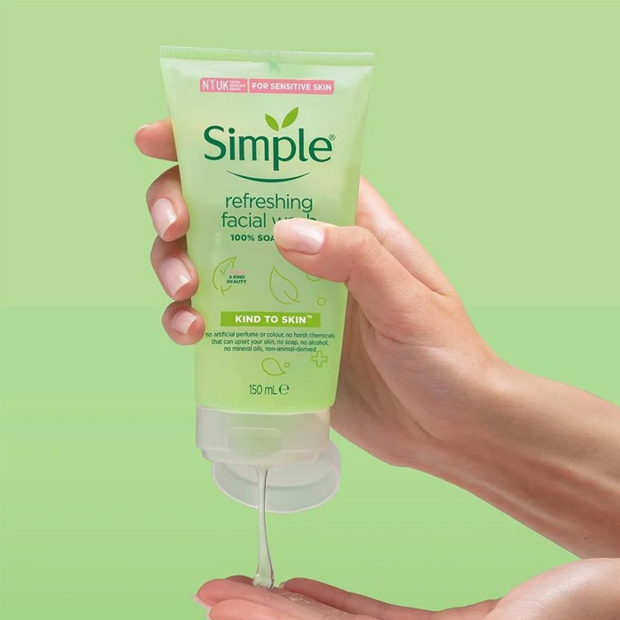 Sữa rửa mặt Simple Kind To Skin Refreshing Facial Wash Gel Sữa rửa mặt Simple Kind To Skin Refreshing Facial Wash Gel