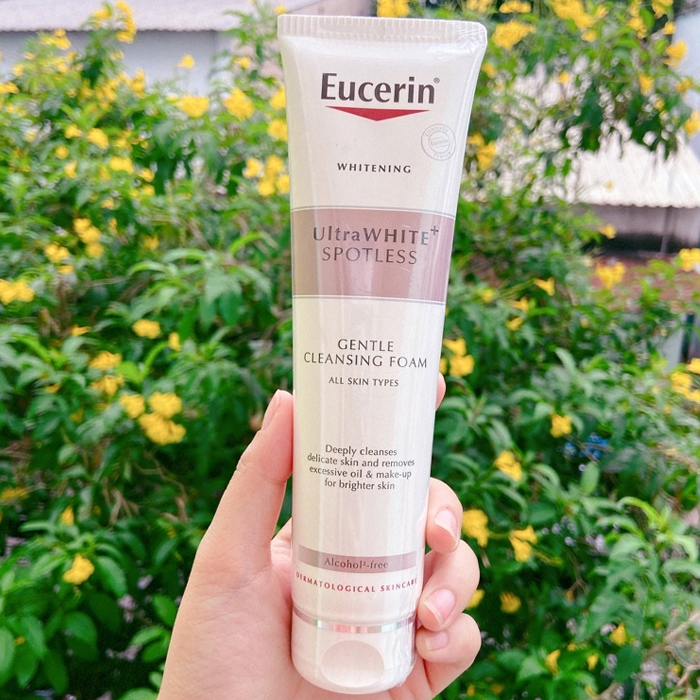 Sữa rửa mặt tẩy tế bào chết Eucerin Ultra White Foam 150g