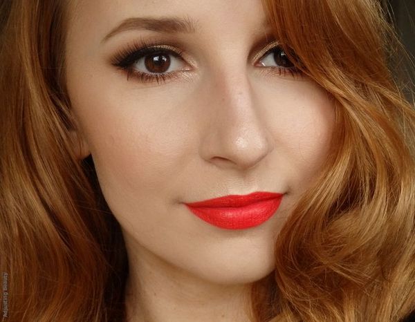 Tông màu son đỏ phù hợp với nàng da ngăm đen