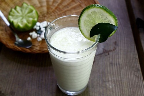 Sữa tươi và nước cốt chanh là bí quyết tăng sức dẻo dai cho làn da Sữa tươi và nước cốt chanh là bí quyết tăng sức dẻo dai cho làn da