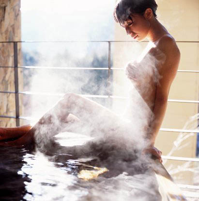 Tránh tắm bằng nước quá nóng Tránh tắm bằng nước quá nóng