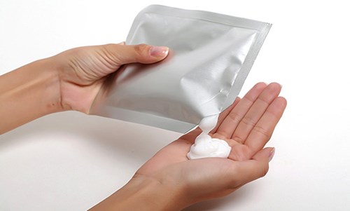 Kem tắm trắng là loại mỹ phẩm đang rất được ưa chuộng