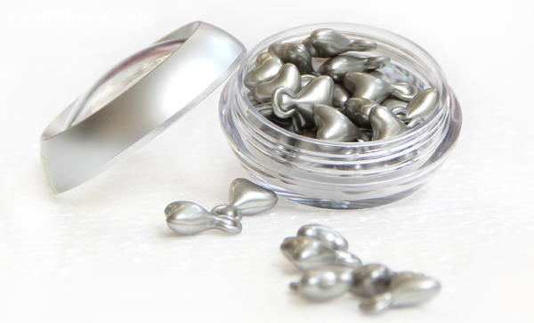 Được thiết kế dưới dạng serum, giàu thành phần dưỡng chất hơn Được thiết kế dưới dạng serum, giàu thành phần dưỡng chất hơn