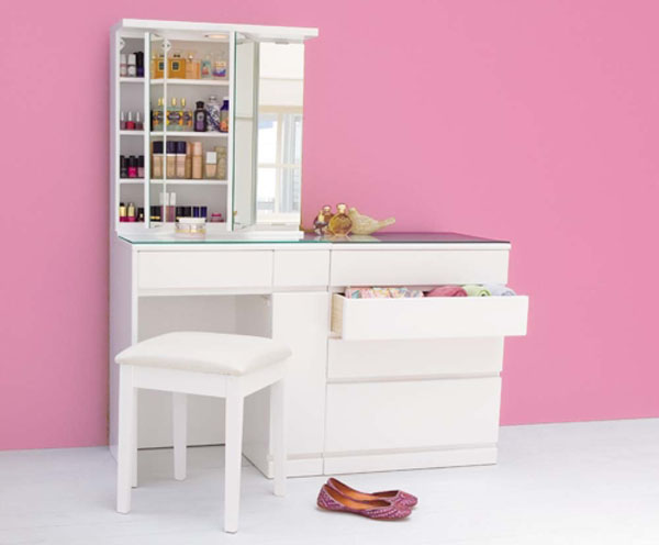 Phòng ngủ sẽ là nơi có ánh sáng và nhiệt độ tốt nhất để bảo quản mỹ phẩm và dụng cụ trang điểm